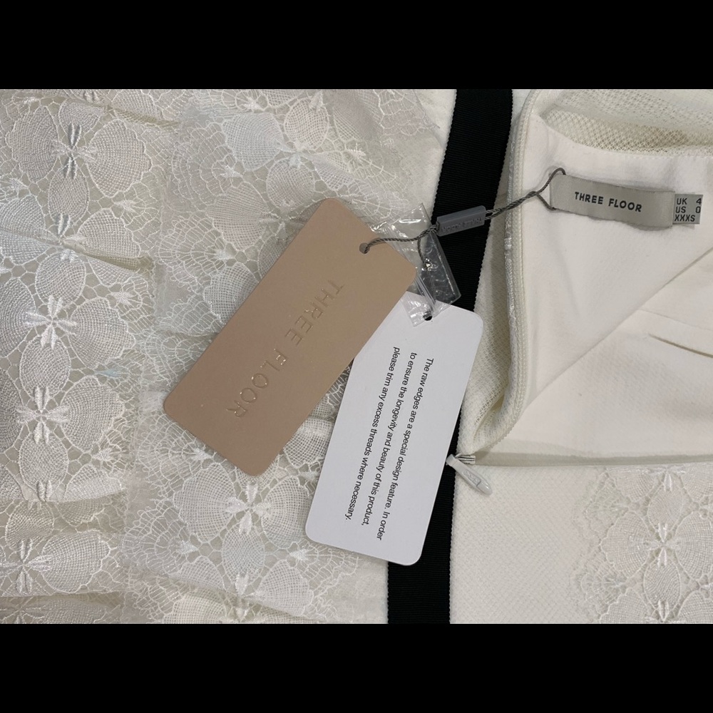 Three Floor Duchess Dress - Picture 5 of 7